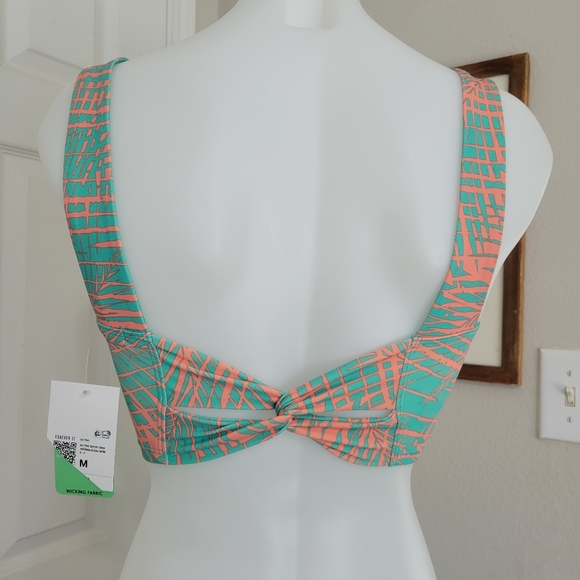 Forever 21 Twisted Back Sports Bra M NWT Tropical Leaf Neon Low Impact Quick Dry - Picture 3 of 10